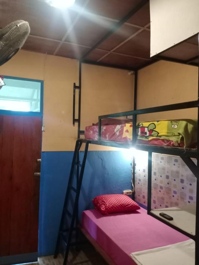 Salty Dog Hostel Telukdalem Extérieur photo